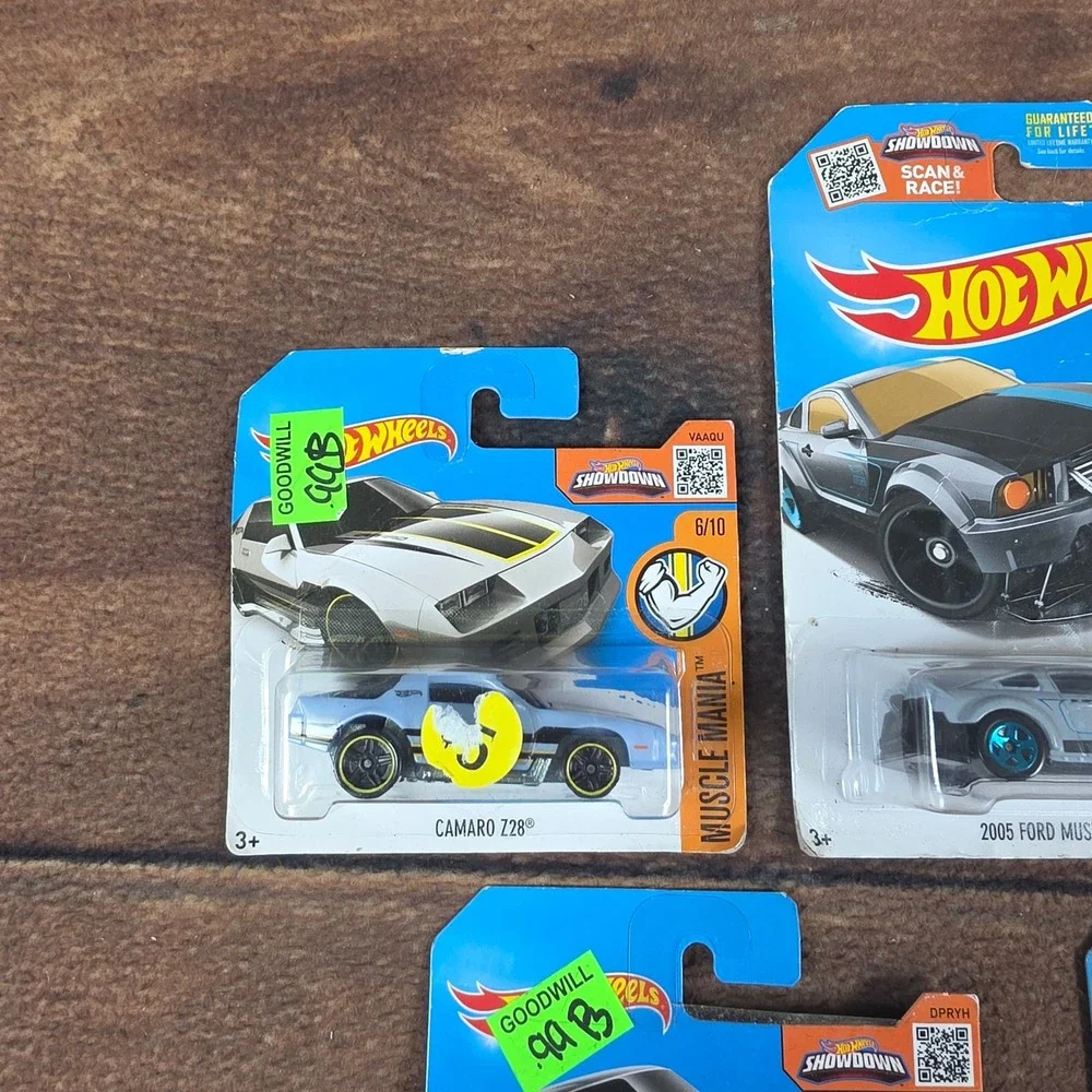 Hot Wheels Toy Cars Kids 1:64 Multicolor Good Diecast Mustang Camaro Lot of 5